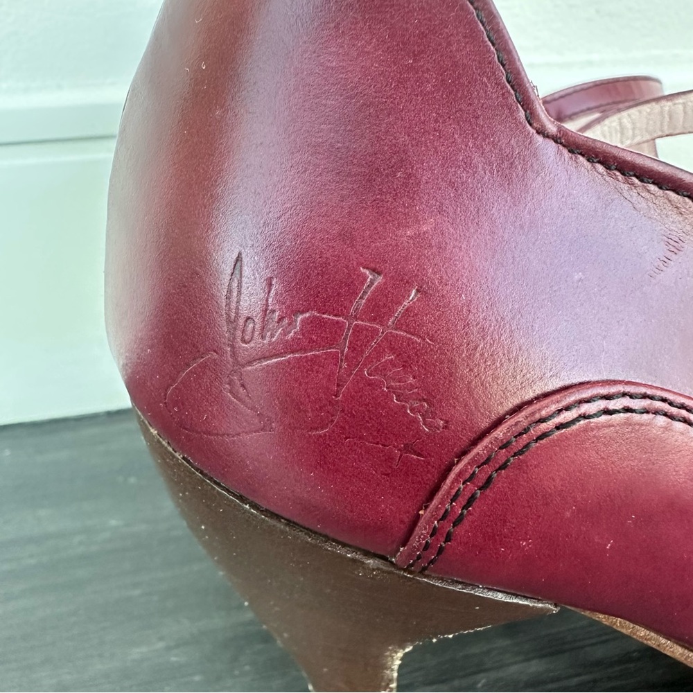 John Fluevog Women’s Teapots Sencha T Strap Leather Wooden Heels Burgundy 8 - Picture 7 of 10